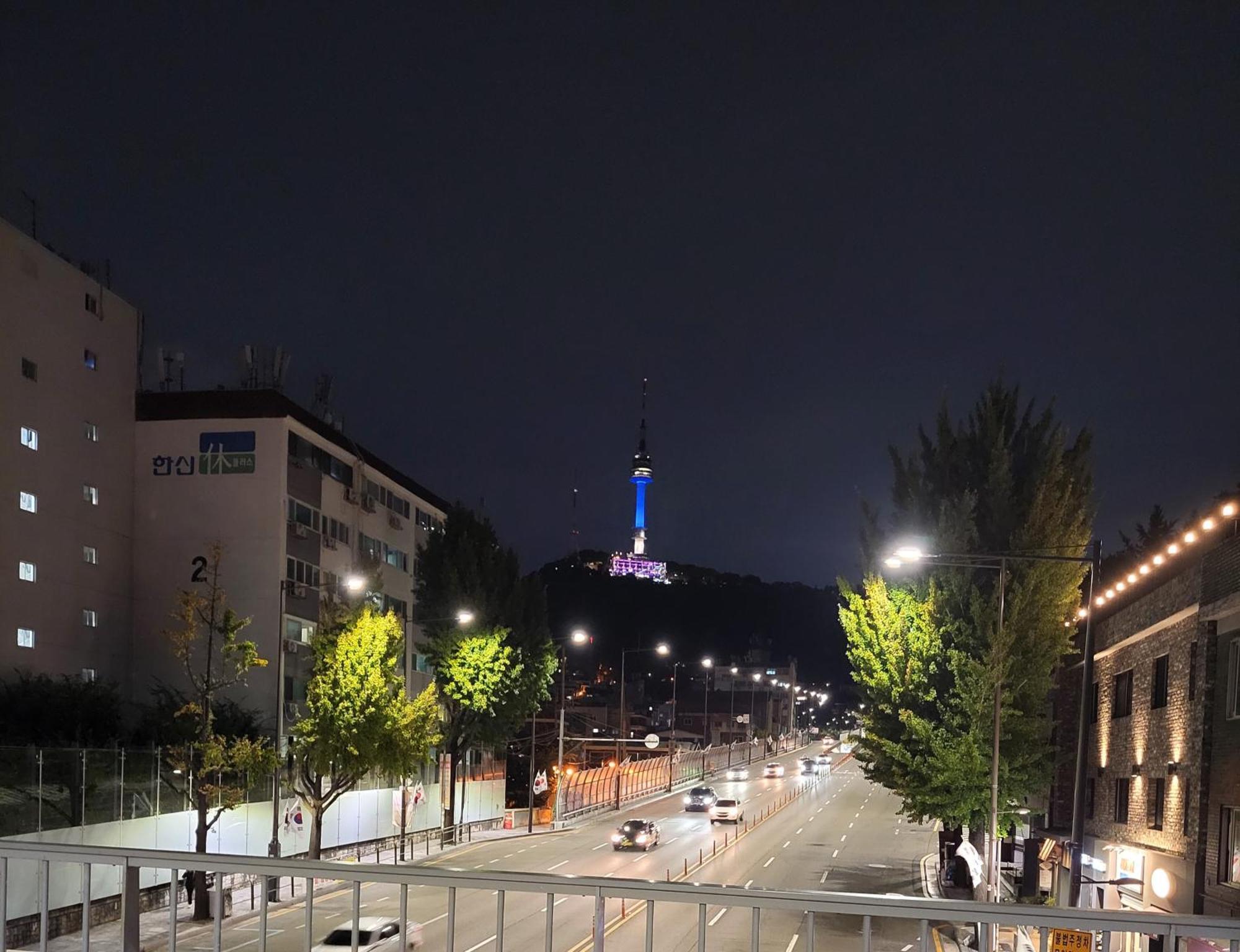 On The Main Street Of Hbc #4 Seul Exterior foto